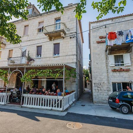 Apartment Rustik Kaštela エクステリア 写真